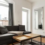 Gewoelbewohnung Mit Terrasse