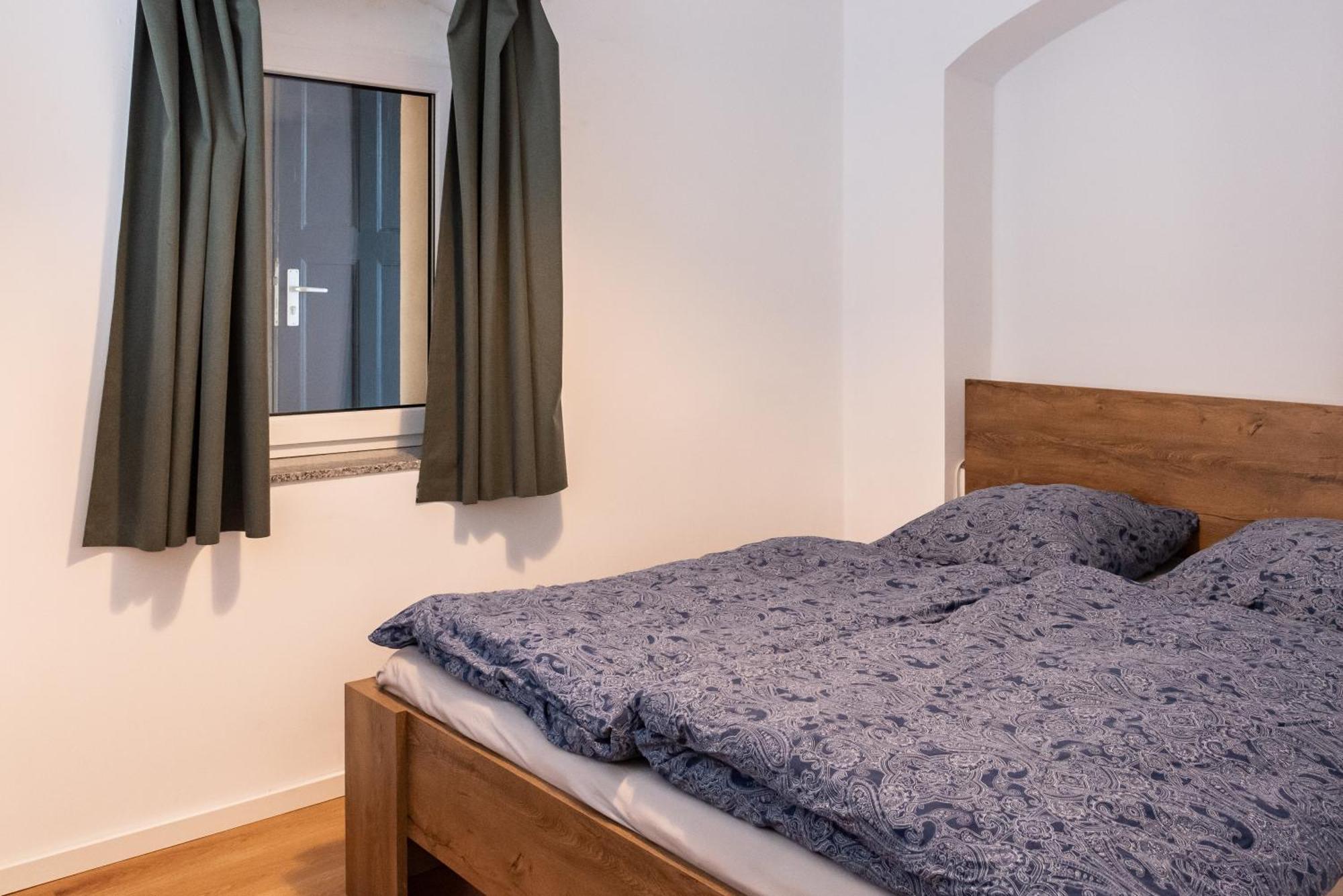 Appartement Gewoelbewohnung Mit Terrasse *