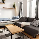 Gewoelbewohnung Mit Terrasse